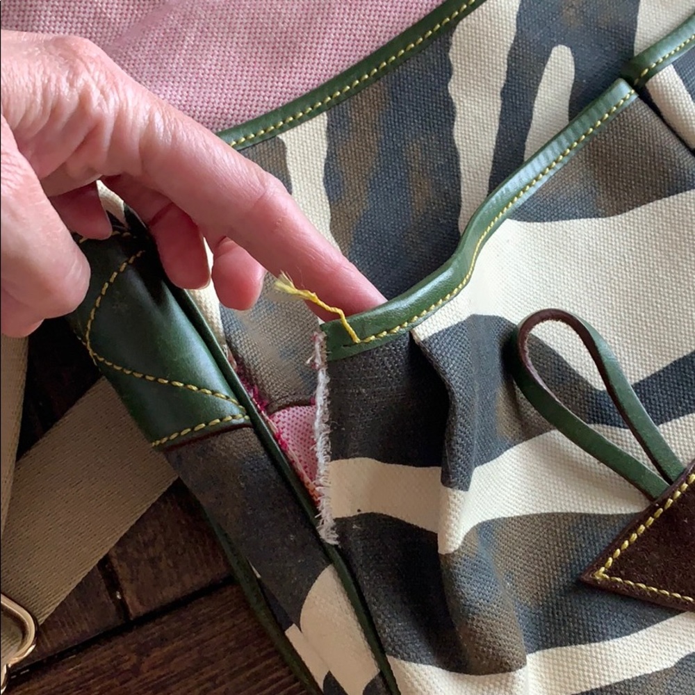 Dooney & Bourke zebra messenger bag - Picture 7 of 7